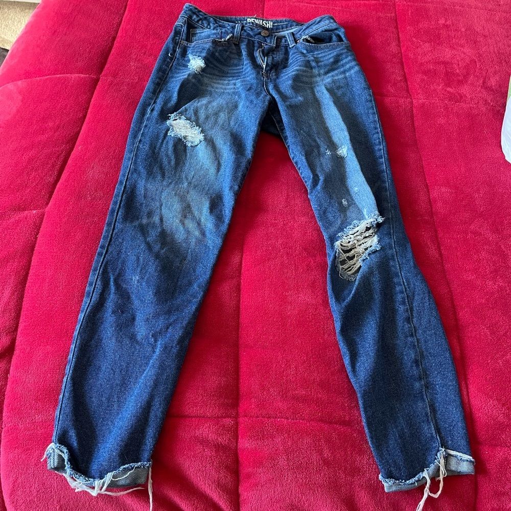 women’s ripped denim jeans
